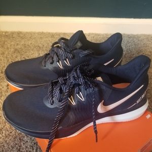 Brand new womens Nike running shoes